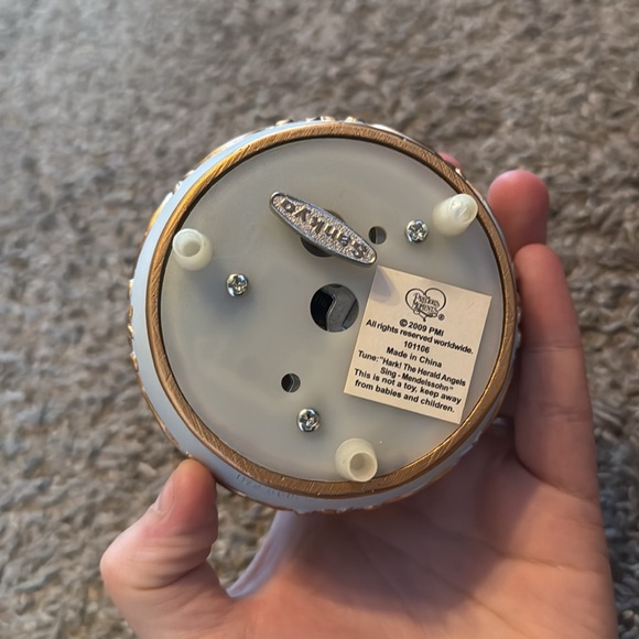 Precious Moments Trumpeting Angel Musical - Picture 4 of 4